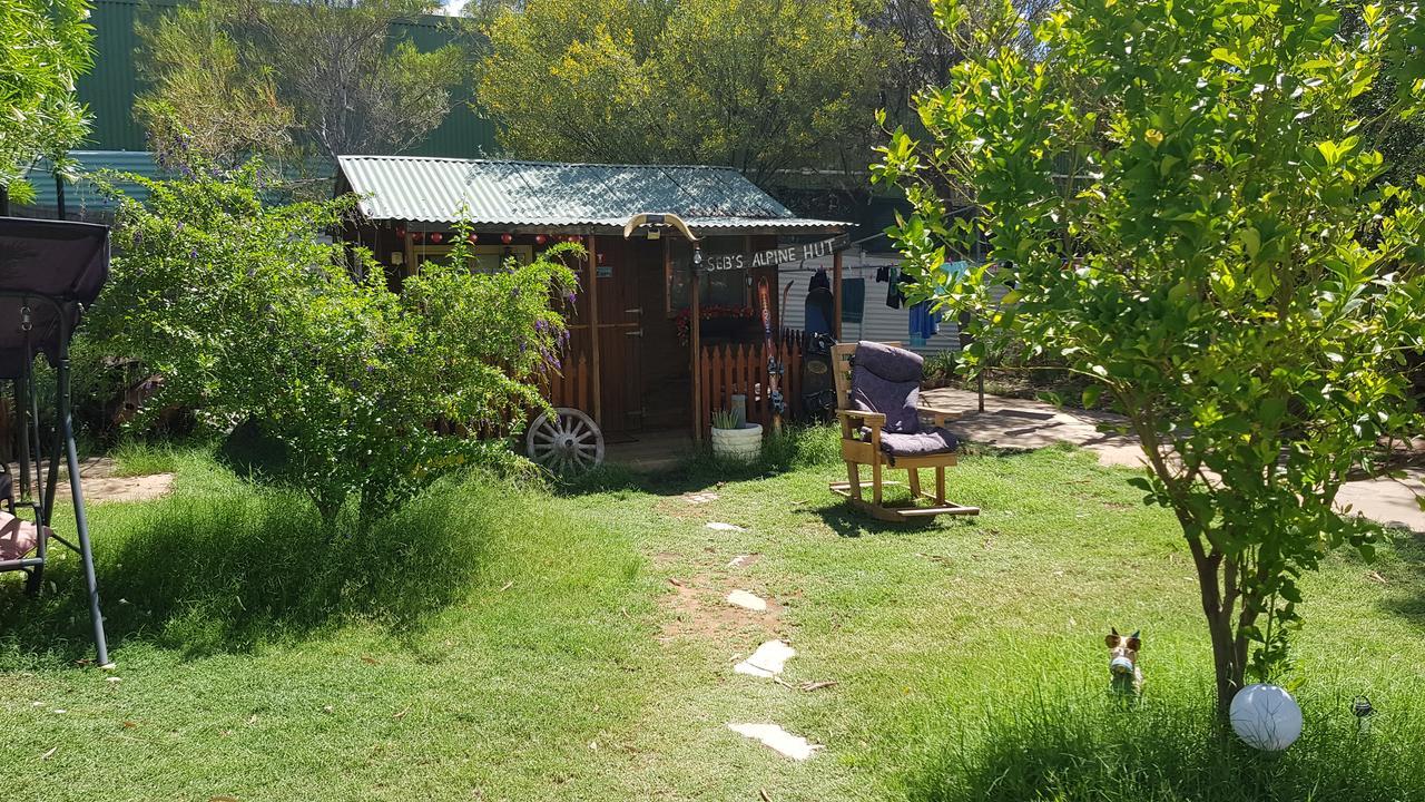 Alice'S Secret Travellers Inn Alice Springs Esterno foto